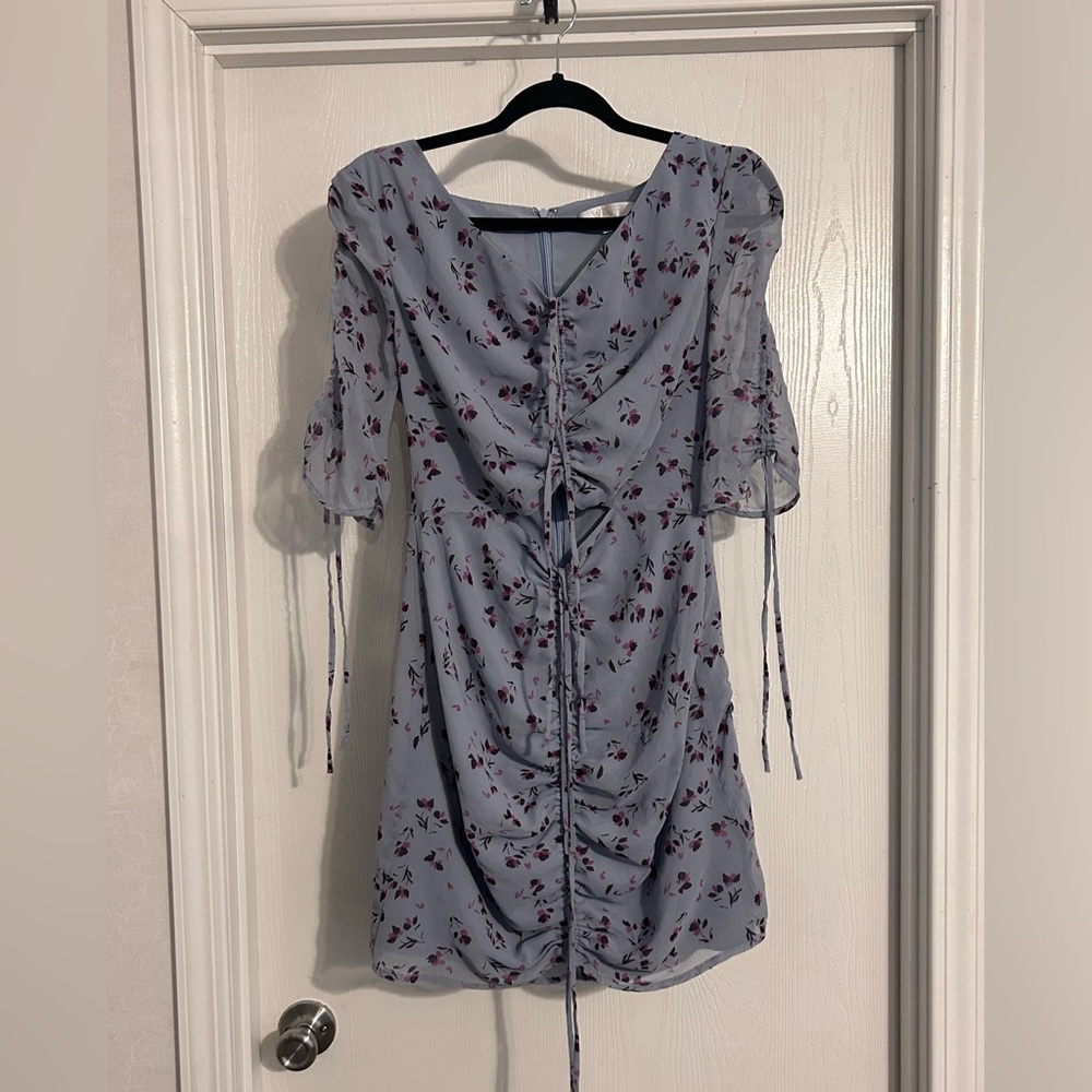 Wayf | (NWT) Light Blue Floral Mini Dress
| Size Medium